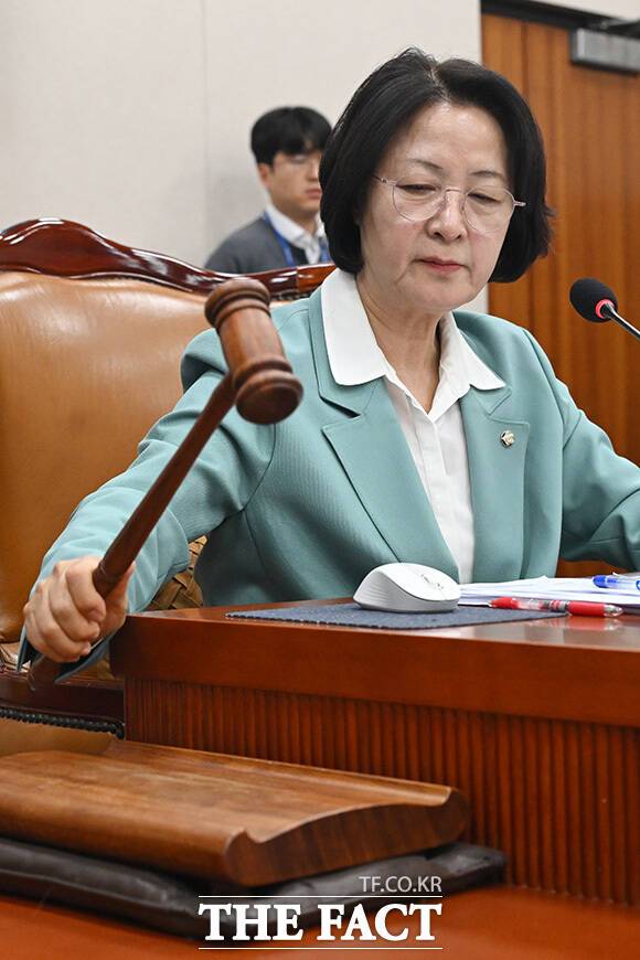 중수청·공소청법 법사위 통과.