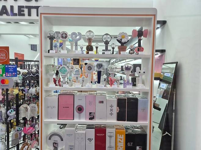 서울 중구 명동에 위치한 한 아이돌 굿즈 매장.ⓒ데일리안 허찬영 기자