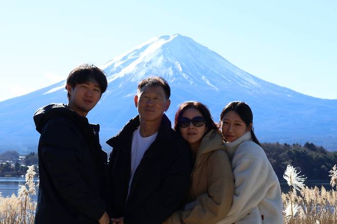 박제원 가족사진. 구성원 모두 전현직 사이클 선수다. 왼쪽부터 아들 박제원, 아버지 박종현, 어머니 최심미, 딸 박지혜. 국민체육진흥공단