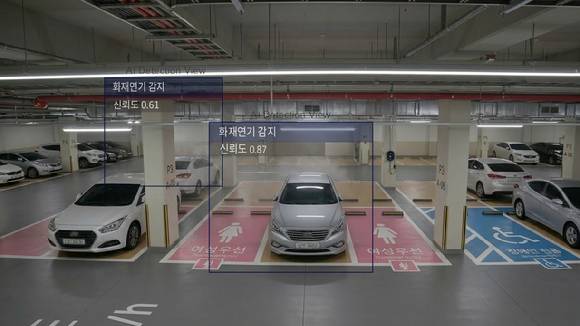 인공지능(AI) 기반 화재감지 CCTV를 통해 화재연기가 감지됐을 경우 모니터 예시 이미지. [사진=GS건설]