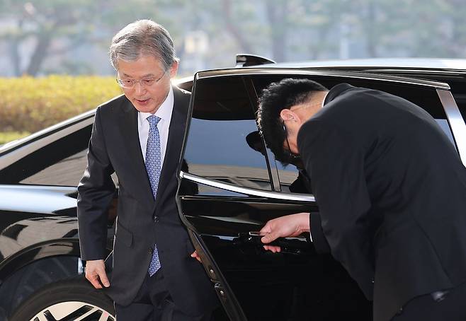 '법왜곡죄' 1호로 고발된 조희대 대법원장이 16일 오전 서울 서초구 대법원 청사로 출근하고 있다. 뉴스1
