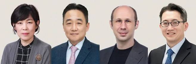(왼쪽부터)이호영 교수. 김승업 교수. 마틴 슈타이네거 교수. 이주명 교수