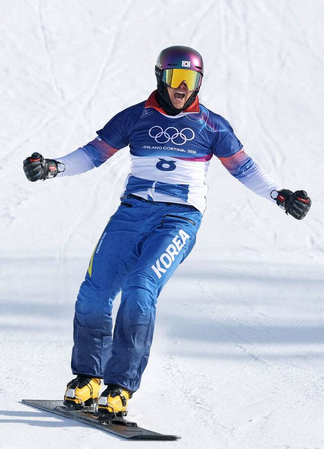 스노보드 평행대회전으로 2026 밀라노·코르티나담페초 동계올림픽에서 우리나라의 첫 메달 소식을 알린 김상겸 선수. 연합뉴스