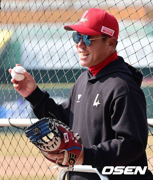 삼성을 대표하는 원클럽맨 출신 조동찬 코치. 생애 첫 SSG 이적