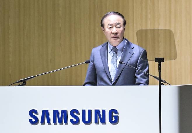 인사말 하는 전영현 대표이사 부회장 - 18일 경기도 수원시 영통구 수원컨벤션센터에서 열린 제57기 삼성전자 정기주주총회에서 의장을 맡은 전영현 삼성전자 대표이사 부회장 겸 DS부문장이 인사말을 하고 있다. 2026.3.18 [공동취재] 연합뉴스