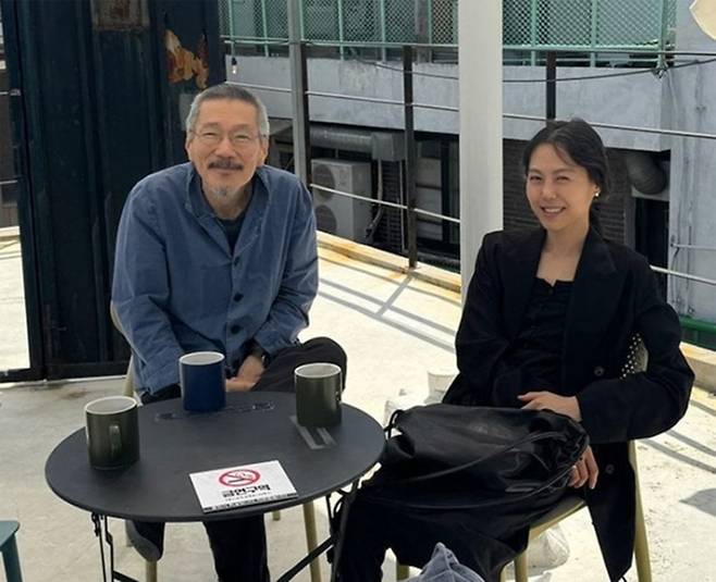 ▲ 홍상수 감독(왼쪽), 김민희. 출처ㅣ온라인 커뮤니티