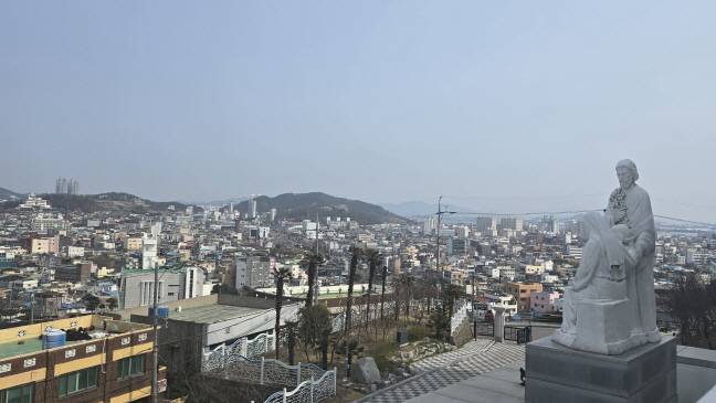 산정동성당서 내려다 본 목포 시내 전경. /윤태민 기자 ytm@namdonews.com