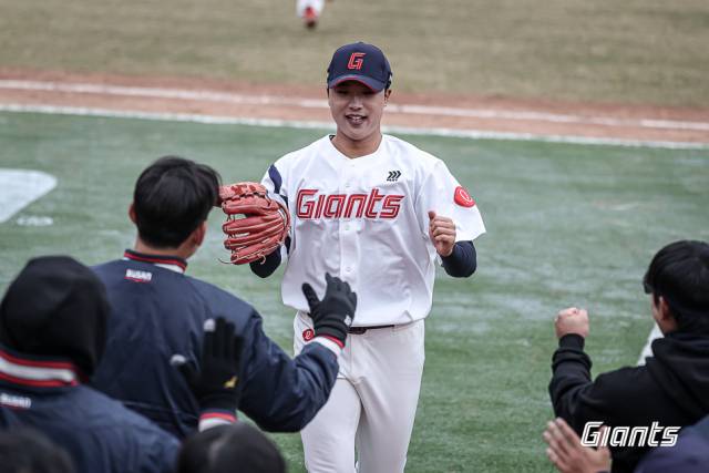 프로야구 롯데 자이언츠의 올 시즌 ‘필승조’로 꼽히는 신인 박정민. 롯데 자이언츠 제공