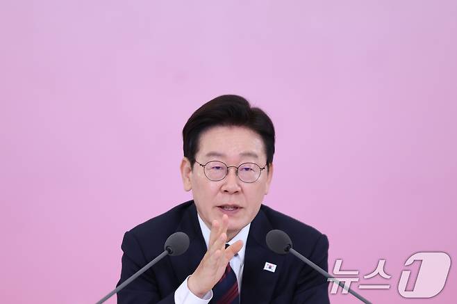 이재명 대통령이 19일 청와대에서 열린 경사노위 1기 출범 맞이 노동정책 토론회에서 발언하고 있다. 2026.3.19 ⓒ 뉴스1 허경 기자