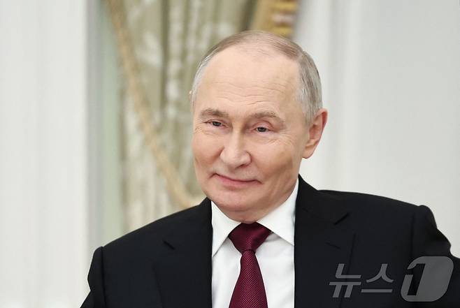 미국 특사단을 접견한 푸틴 러시아 대통령. 2025.12.02. ⓒ AFP=뉴스1