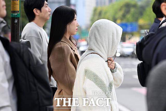 목요일인 19일 비가 내린 뒤 전국 내륙을 중심으로 아침 기온이 0도 이하로 떨어지겠다. 낮아진 기온으로 빙판길이나 도로 살얼음이 나타나는 곳도 있겠다. /서예원 기자