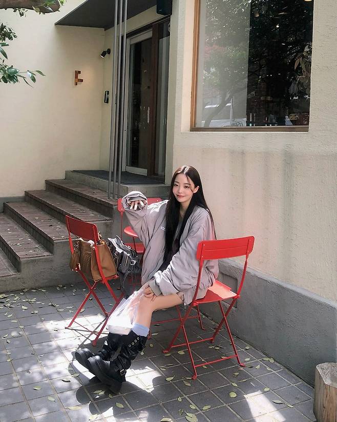 곽민경의 항공점퍼 코디. 인스타그램 @m.inngu