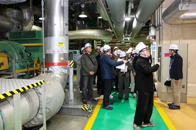 18일 부산 기장군 고리 1호기 터빈실 1층에서 해체 계획이 발표되고 있다. 원자력안전위원회 제공