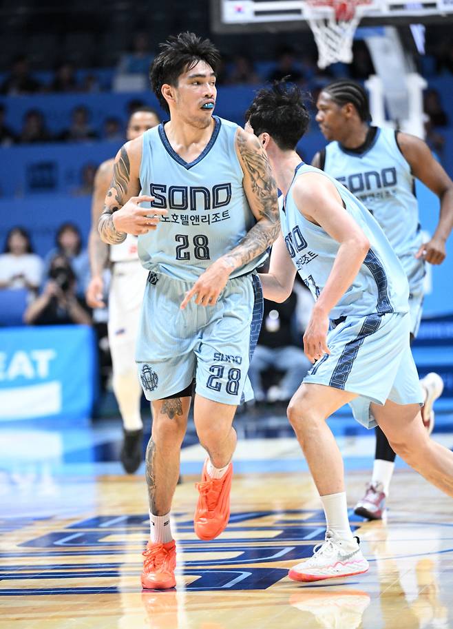 소노 켐바오가 19일 고양소노아레나에서 열린 KCC와의 2025~26 LG전자 프로농구 홈경기에 나선 모습. 사진=KBL