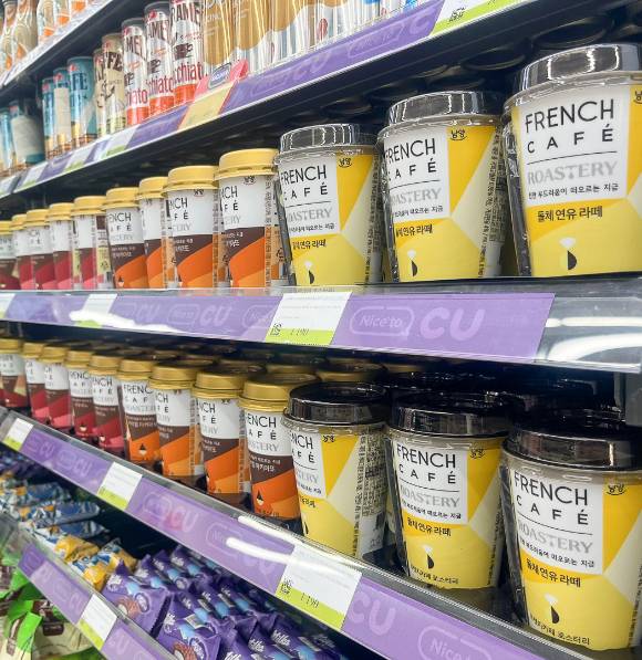 남양유업이 몽골과 카자흐스탄 등 아시아 시장 확대에 속도를 내고 있다. 사진은 카자흐스탄 CU 편의점에 입점된 컵커피 '프렌치카페 로스터리'. [사진=남양유업]