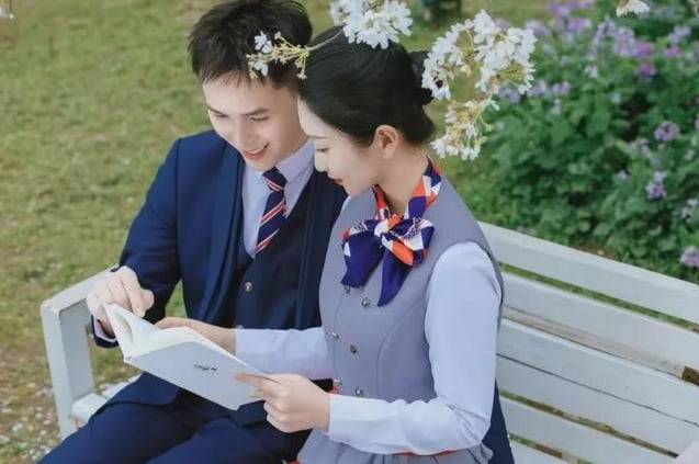 꽃을 감상하고 사랑을 나누자고 권유하는 중국의 한 대학. 사진=중국 쓰촨 서남항공직업대