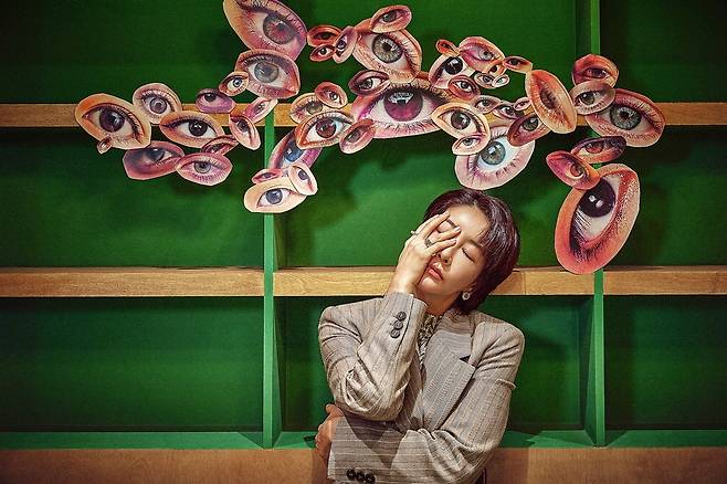 국립극단의 연극 '그의 어머니'에서 어머니 브렌다 역을 맡은 배우 진서연. 국립극단