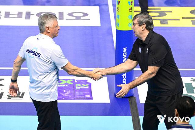 대한항공 헤난 달 조토 감독과 현대캐피탈 필립 블랑 감독./KOVO