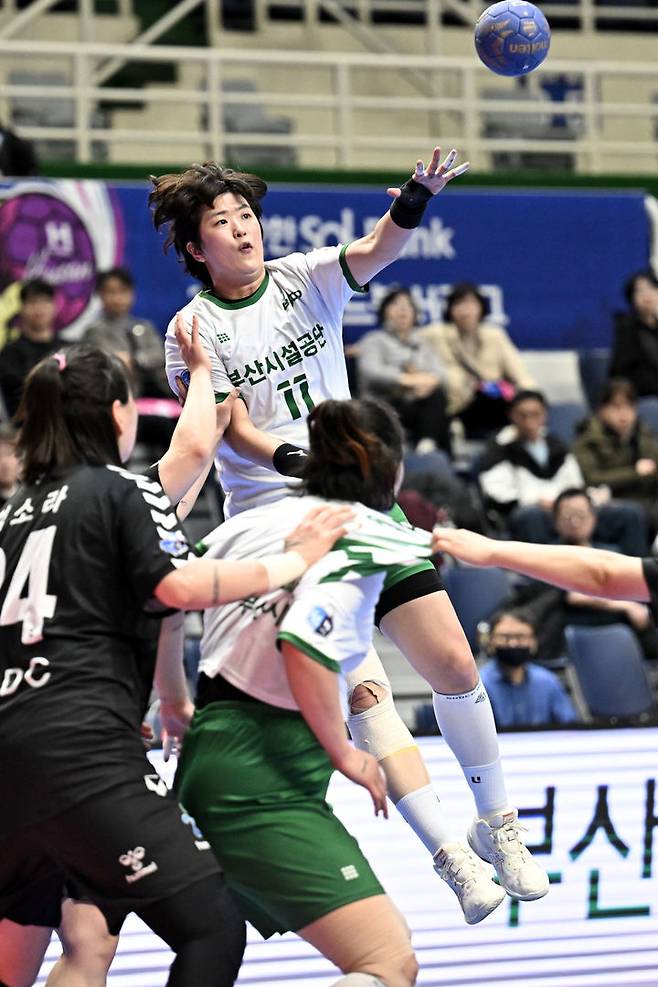 [서울=뉴시스] 여자 핸드볼 부산시설공단의 류은희. (사진=한국핸드볼연맹 제공) *재판매 및 DB 금지