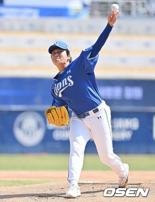 [OSEN=창원, 이석우 기자] 19일 창원NC파크에서 2026 신한 SOL KBO 리그 시범경기 NC 다이노스와 삼성 라이온즈의 경기가 열렸다. 홈팀 NC는 토다가, 방문팀 삼성은 이승현이 선발 출전했다. 삼성 라이온즈 선발투수 이승현이 역투하고 있다. 2026.03.19 / foto0307@osen.co.kr