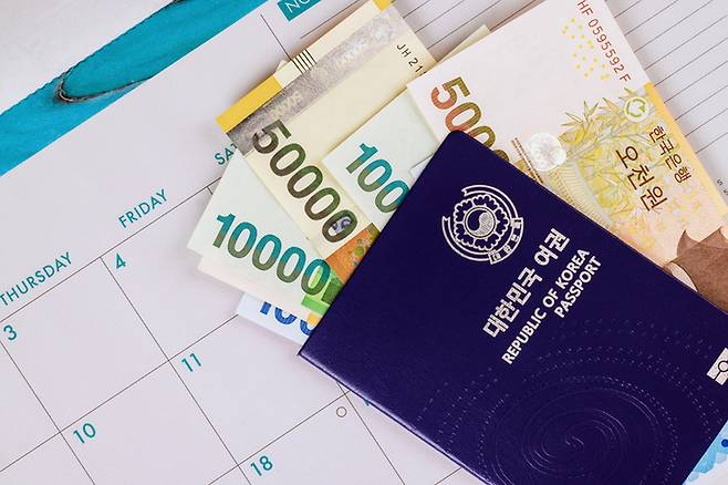 국제 유가 변동성과 환율 영향이 겹치면서 유럽행 항공권 비용 부담이 빠르게 커지는 흐름이다. 게티이미지