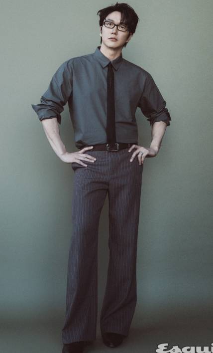 ▲ 출처|에스콰이어 코리아 인스타그램