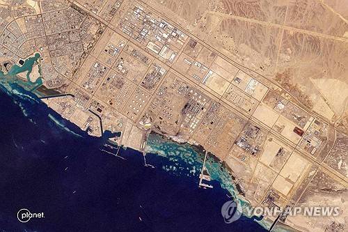 사우디아라비아의 정유시설이 있는 홍해 얀부항 위성사진 [AFP 연합뉴스. 재판매 및 DB 금지]