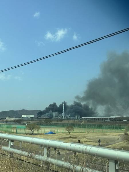 20일 대전 대덕구 한 자동차 부품 공장에서 화재가 발생했다.사진=독자제공