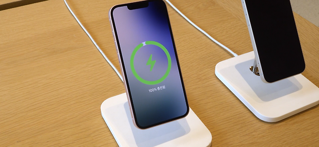 맥세이프 사용 모습. / 사진=차주호 PD