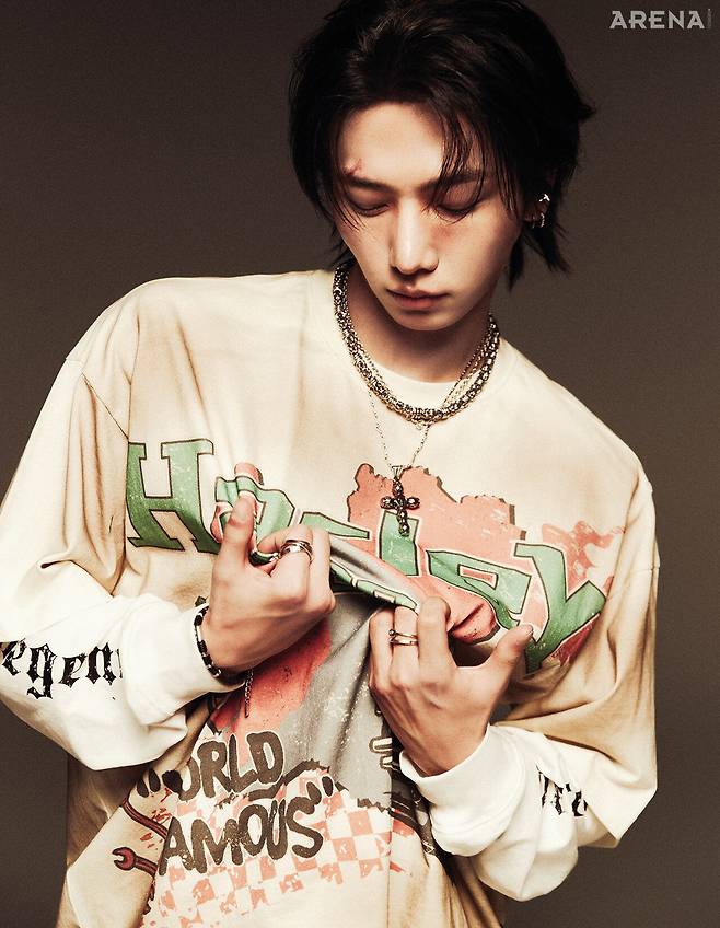 명재현이 착용한 그래픽 프린트 티셔츠·OL 시그니처 롱슬리브 티셔츠 모두 할리데이비슨 컬렉션스 제품.