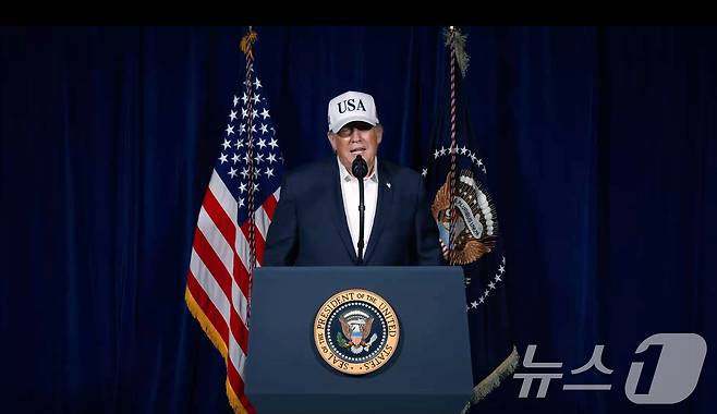 도널드 트럼프 미국 대통령이 28일(현지시간) 이란에 대한 공격 개시를 공식화했다. 트럼프 대통령은 이날 소셜미디어(SNS) 트루스소셜에 올린 8분짜리 영상을 통해 "조금 전 이란 내 중대 전투를 시작했다"며 미국의 이란 공격 사실을 확인했다. (트럼프소셜미디어X 캡쳐, 재판매 및 DB금지)2026.3.1 ⓒ 뉴스1