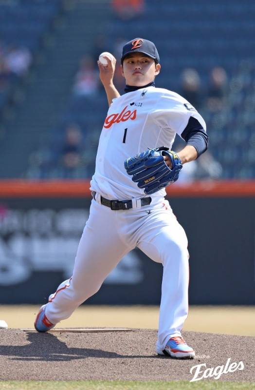 한화 문동주가 20일 대전 한화생명 볼파크에서 열린 2026 KBO리그 시범경기 KIA전에 선발 등판해 역투하고 있다. 사진 | 한화 이글스