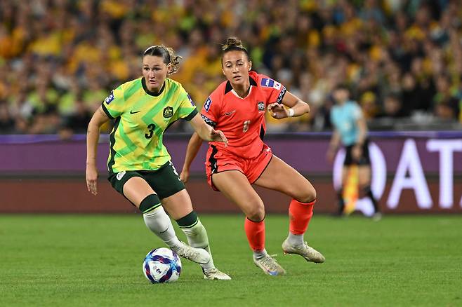 epa12803366 Winonah Heatley of Australia (L) and Casey Phair of South Korea in action during the AFC Women?s Asian Cup Group A match between Australia and South Korea in Sydney, Australia, 08 March 2026.  EPA/DEAN LEWINS NO ARCHIVING, EDITORIAL USE ONLY AUSTRALIA AND NEW ZEALAND OUT







<저작권자(c) 연합뉴스, 무단 전재-재배포, AI 학습 및 활용 금지>