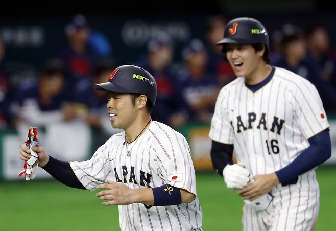 일본대표팀 2번 타자로 극도로 부진했던 곤도(왼쪽)와 오타니. 연합뉴스