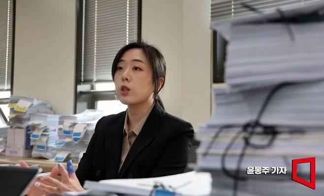 서울중앙지검 김다현 검사가 아시아경제와 인터뷰를 하고 있다. 윤동주 기자