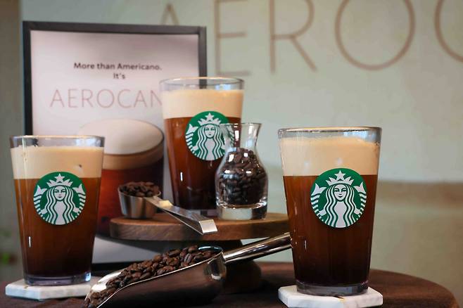 .스타벅스 코리아 제공스타벅스 코리아가 지난달 26일 전 세계 스타벅스 최초로 선보인 ‘에어로카노’.