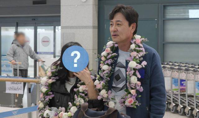 배우 김병세가 15살 연하의 아내를 방송 최초 공개한다. SBS 제공