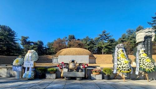 프란체스카 도너 리 여사 기일에 비치된 이재명 대통령 명의 조화 [국가보훈부 제공. 재판매 및 DB 금지]