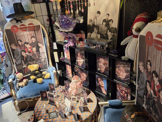 하이브 사옥 인근 방탄소년단 테마 카페 내부 모습.