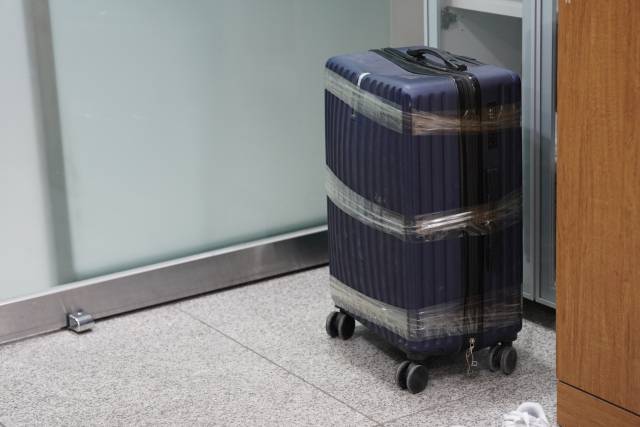 ▲고 뚜안 씨의 유품이 담긴 여행용 가방. ⓒ프레시안(손가영)