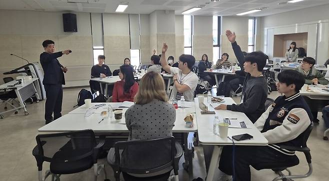 남서울대학교는 19일부터 이틀간 경기도 화성 YBM연수원에서 '2026년도 'JOB아라! 나의 미래: 신입생 진로 캠프'를 개최했다. ⓒ남서울대학교 제공