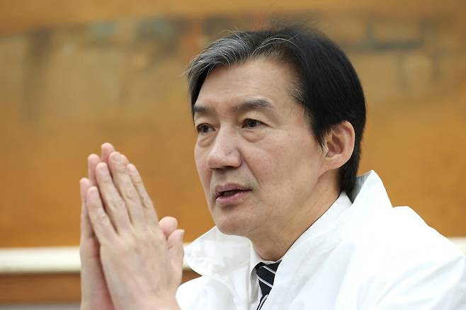 조국 조국혁신당 대표가 17일 국회 당 대표실에서 시사저널과 인터뷰를 하고 있다. ⓒ시사저널 박은숙