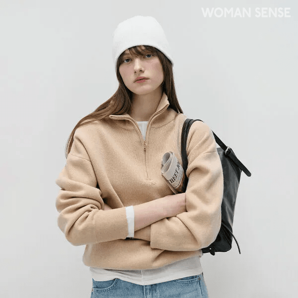 하이넥 디자인의 베이지 집업 재킷 9만8천원 로라로라