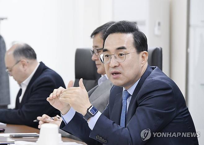 박홍근 기획예산처 장관 후보자, 민생안정 분야 정책간담회 주재 (서울=연합뉴스) 박홍근 기획예산처 장관 후보자가 17일 서울 중구 예금보험공사에서 열린 '민생안정 분야 정책간담회'를 주재하고 있다. 2026.3.17 [기획예산처 제공. 재판매 및 DB 금지] photo@yna.co.kr