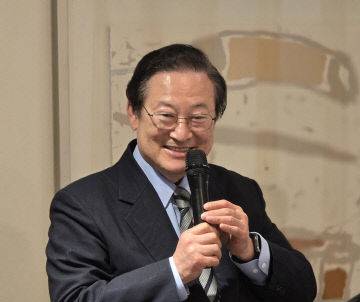 구천서 대한민국헌정회 부회장이 인사말하고 있다.  사진 한성일 기자