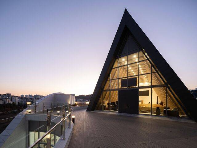 옥상에 있는 루프탑 채플.