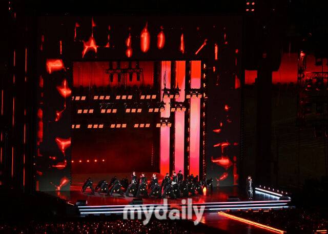 2026년 3월 21일 오후 서울 광화문 광장에서 방탄소년단 'BTS 컴백 라이브: ARIRANG' 공연이 열렸다. 방탄소년단(BTS)이 공연하고 있다. / 한국온라인사진기자협회 공동취재단