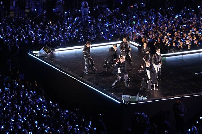 방탄소년단(BTS)이 21일 서울 광화문광장에서 컴백 기념 공연인 ‘BTS 컴백 라이브: 아리랑’을 펼치고 있다. 2026.3.21 사진공동취재단