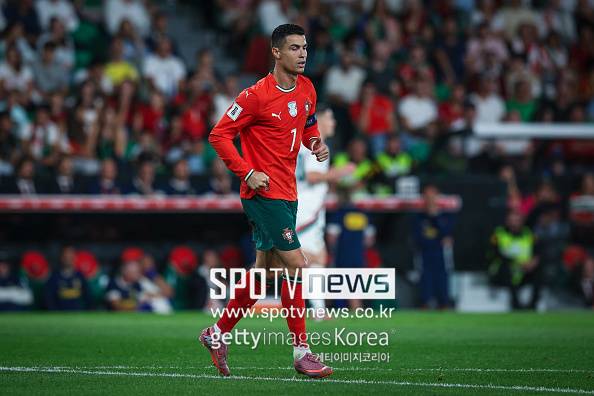 ▲ fifa world cup 2026 qualifier lisboa ball team players player portugal v hungary - fifa world cup 2026 qualifier teams bola lisbon football cristiano ronaldo futebol