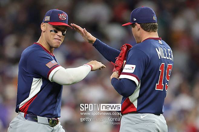 ▲ 도미니카공화국과 8강전을 끝낸 뒤 세리머니하는 애런 저지와 메이슨 밀러.